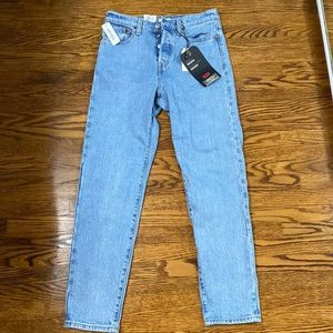BRAND NEW- Levis Wedgie High Rise Jeans